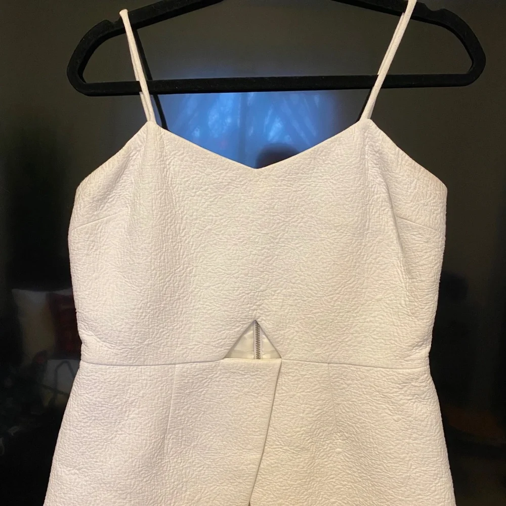RW&Co peekaboo top - Picture 9 of 15